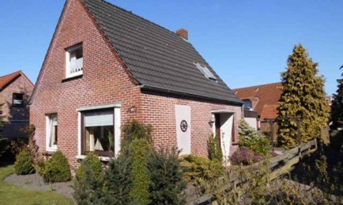 Fruchteburg House | Poppenga - Vacation Home Wallperle - House, bath, 2 bedrooms