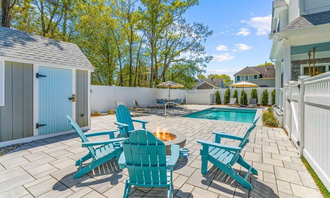 Popponesset House | Popponesset-3-bedrooms, 3.5 baths, sleeps 6, A/C, Pool, Firepit,