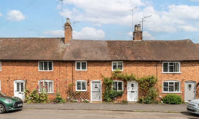 Clifford Chambers Cottage | Poppy Cottage - Cosy 2BD Home, Perfect For Family