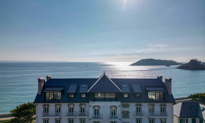 Trebeurden Apartment | PORS-MABO T3 · Luxury 2 Bedroom Apartment with Sea