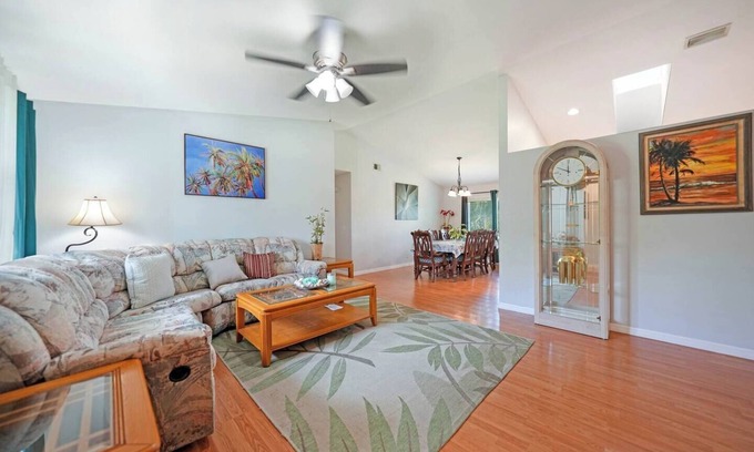 Port Charlotte House | Port Charlotte home, a few minutes to everything
