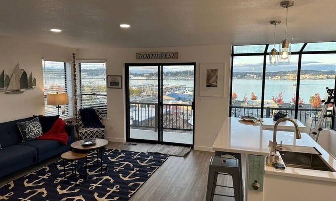 Retsil Condo | Port Orchard Executive Suite