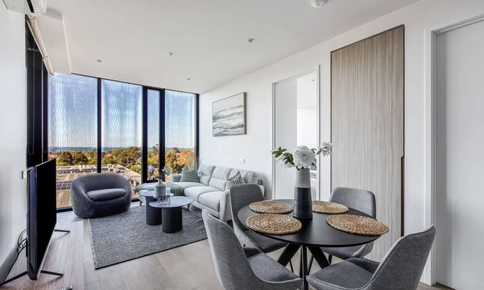 Port Melbourne Apartment | Port Panorama A Stunning Resort style Stay