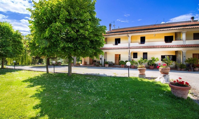 Cortona Apartment | Portion of a house nestled in the Tuscan countryside. Accommodates up to 7 guests, offers private po
