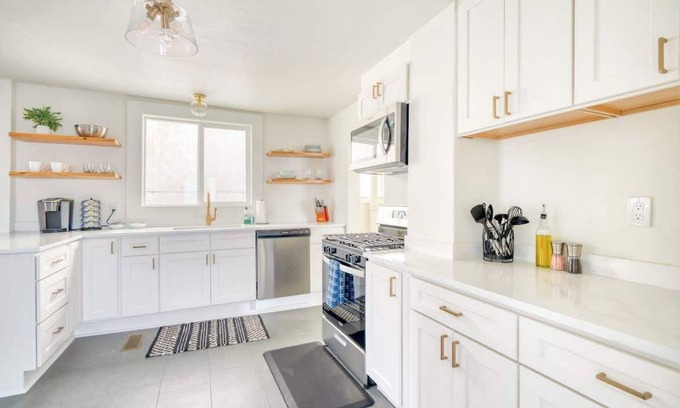 Uptown House | Portland Oasis - Stylish 4br Home in Nob Hill