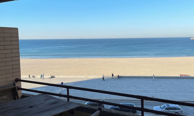 Aldoar Condo | Porto Sunset apartment on the beach