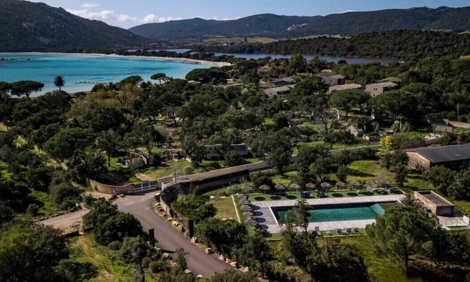 Santa Giulia Apartment | Porto Vecchio - Studio, 4 pers, swimming pool, direct Santa Giulia beach access