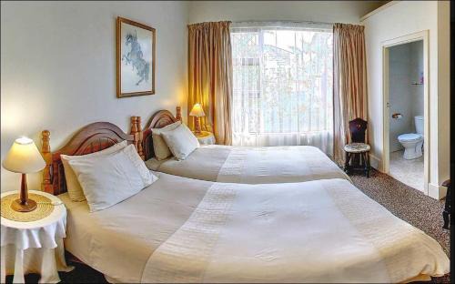 Quigney Beach Bed & Breakfast | Portside Inn