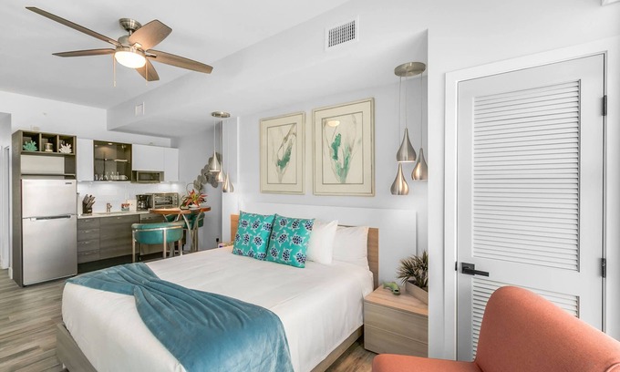 Merritt Island Condo | Portside Suite - Cape Crossing Resort and Marina