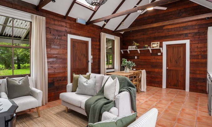 Alpine House | Pottery Cottage, Alpine, Southern Highlands