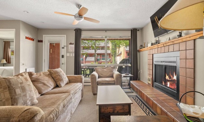 East Kootenay Apartment | Powder Peak | Ski In-Out | Pools & Hot Tubs Access