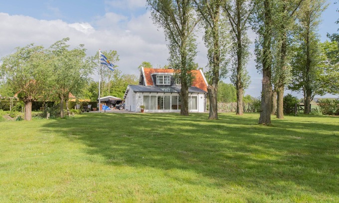 Hansweert House | ‘Prachtig gelegen vrijstaand landhuis met grote zonnige tuin’