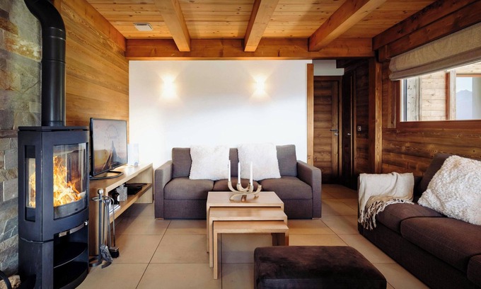 Manigod Ski Chalet | Pralor Le Nova - luxury ski chalet for 8, hot tub & views - OVO Network