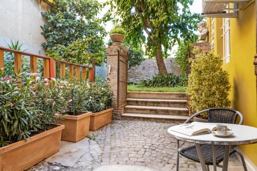 Historic Center Apartment | Pratello Il Gelso Apartments