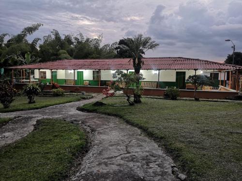 Montenegro House | Preciosa Finca en el Eje Cafetero, Quindío- Colombia
