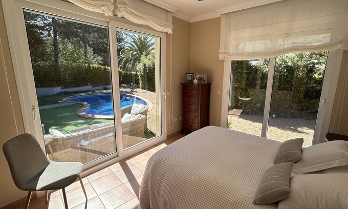 S'Agaro Ski Chalet | Preciosa Villa con Piscina en Urbanización Exclusiva en S'agaró