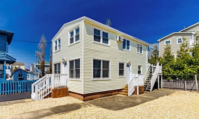 Ortley Beach House | PREMIER HOST-4 BR SEASIDE PARK DUPLEX One Short Block to Beach, Kit, Liv Room