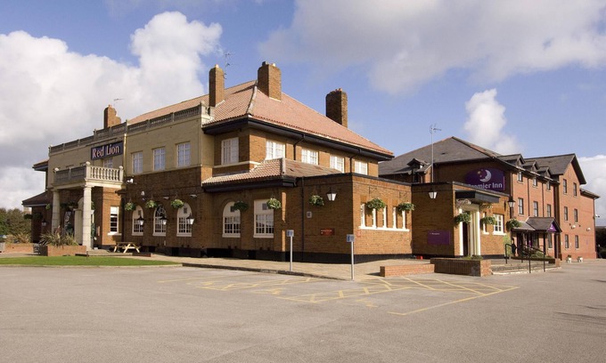 Blackpool Hotel | Premier Inn Blackpool - Bispham