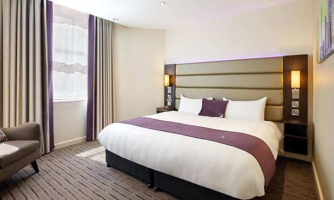 Gloucester Hotel | Premier Inn Gloucester - Longford