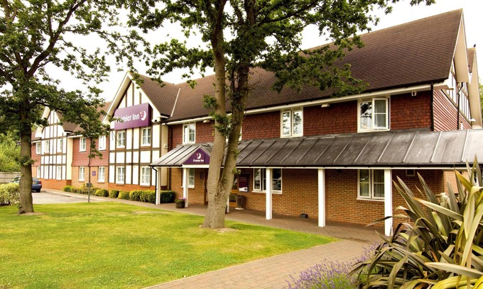 Gatwick Hotel | Premier Inn London Gatwick Airport East