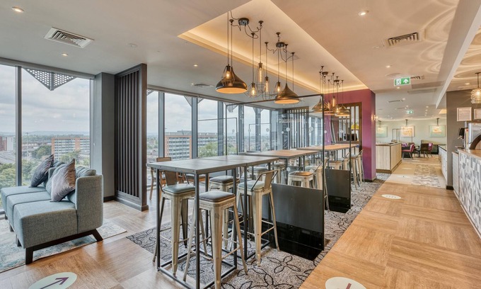 Manchester City Centre Hotel | Premier Inn Manchester Cc Princess Street