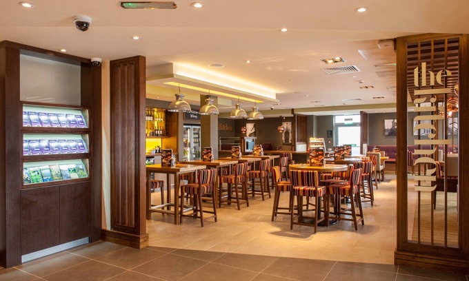 Witney Hotel | Premier Inn Witney