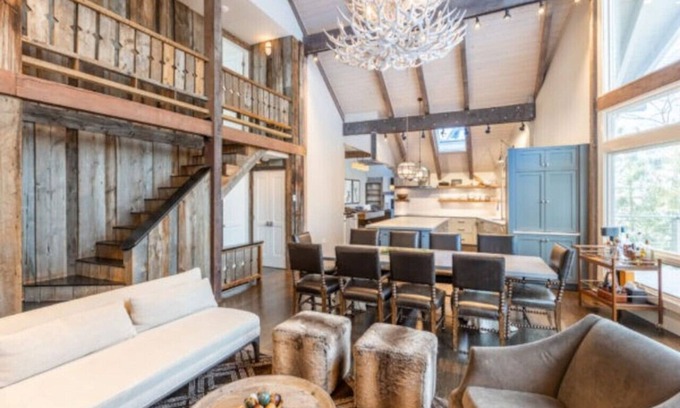Stratton Mountain House | Premier Stratton Mountain Resort Location Flowing Springs