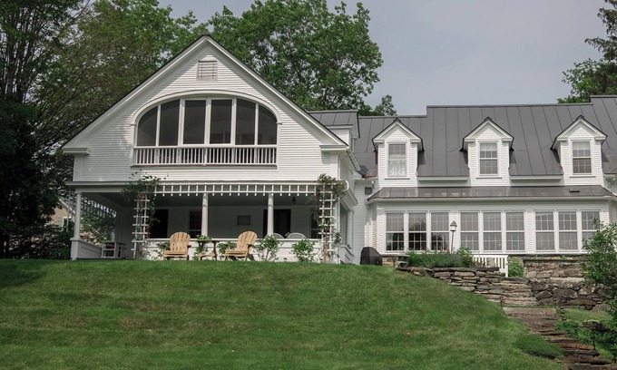 Woodstock House | Premier Woodstock Village Riverfront Home