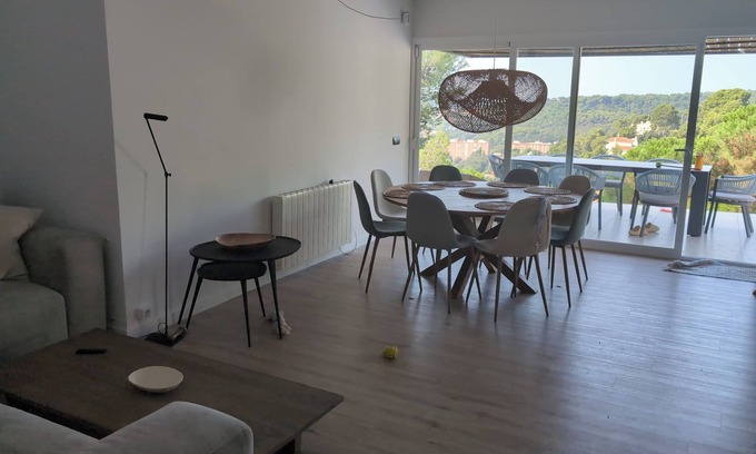 Santa Susanna Villa | Premium 3-bedroom villa with WiFi and AC in fabulous Santa Susanna