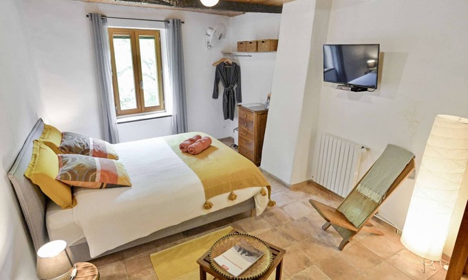Cros House | ★ Premium double room B&B ★ WIFI ★ swimming pool and spa ★ en-suite bathroom