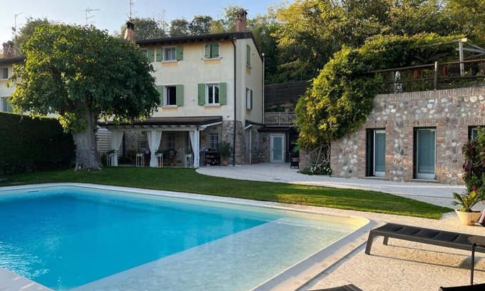 San Benedetto di Lugana House | Premium Ferienhaus mit Eigenem Pool in Peschiera del Garda