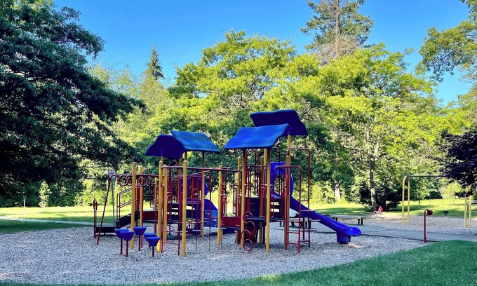 Blueridge House | Premium Guest Suite & Breakfast, McCartney Park, North Vancouver, Deep Cove area