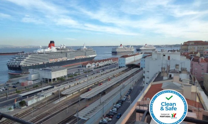 Alfama Apartment | Premium sunny apartment with 2 outside terraces in the center of Lisbon