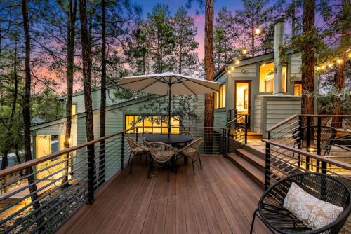 Timber Ridge House | Prescott Treehouse Luxe 4BR 3B Home Sleeps 10