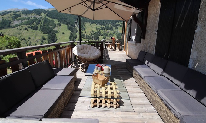Vars Ski Chalet | PRESTIGE CHALET 24 PERS SWIMMING POOL JACUZZI SAUNA HAMMAM