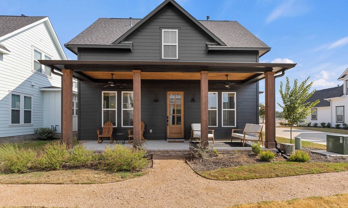 Driftwood Other | Prestine home near wineries, wedding venues and distilleries!