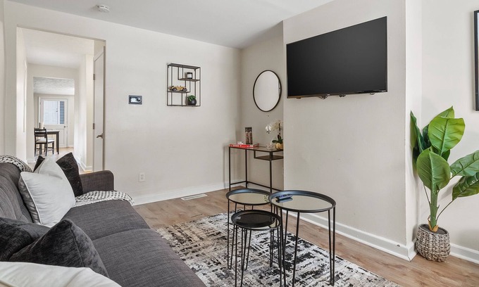 Central Northside House | Pretty Pittsburgh*2BR1BA|Central