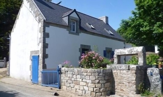 Tregunc Villa | Pretty renovated farmhouse in Kerdalé, 400m from the beach -