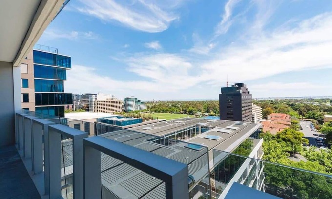 Melbourne Apartment | Pride Fawkner Apt Bayview PARKING POOL GYM