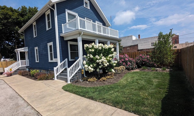 Sandusky House | Prime location within walking distance of downtown Sandusky