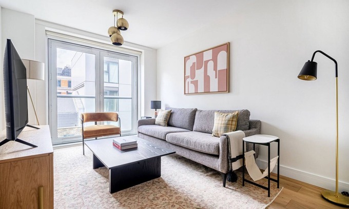 Bunhill Apartment | Prime Oldstreet decent 2BR & 2 Bath Rooms nr. Shoreditch, by Blueground