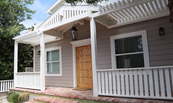 Venice House | Prime Venice! Brand New Private Home Near it All!