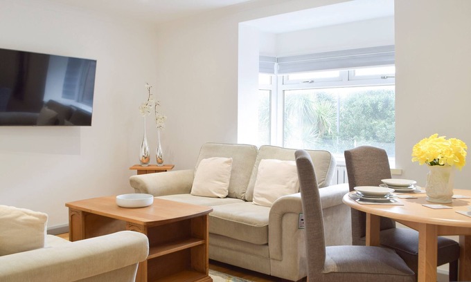 Llanelli Cottage | Princess Court Apartment