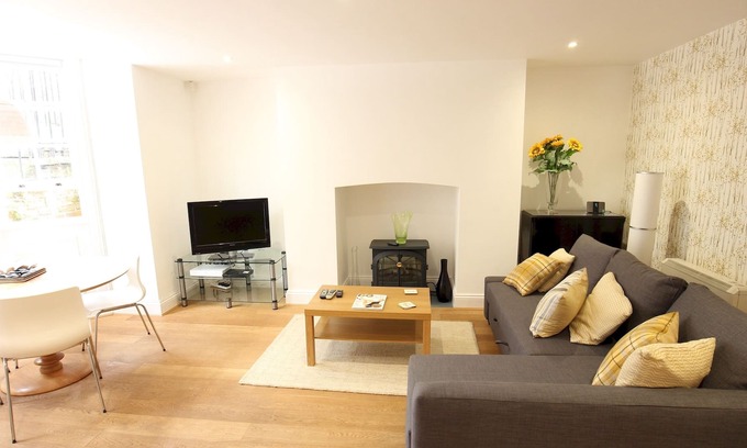 York Apartment | Priory House, No 1 - Two Bedroom Apartment, Sleeps 6
