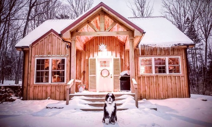 Naples Cabin | Pristine and Cozy Cabin Rental Overlooking Pond near Rochester, New York