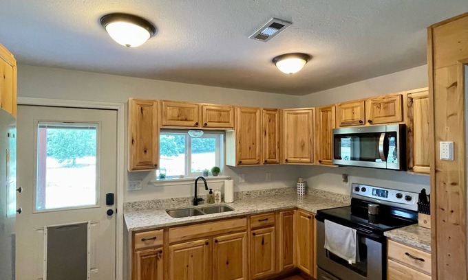 Anderson Other | Privacy and Relaxation on the west edge of the Missouri Ozarks