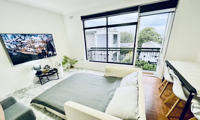 Ryde Apartment | Private 1 Bedroom with Sydney City/River Views & with dedicated Parking