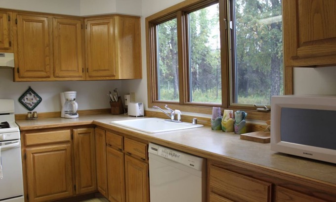 Kalifornsky House | Private 2 bedroom 1 bath Retreat Near the Kenai River in Soldotna, Alaska