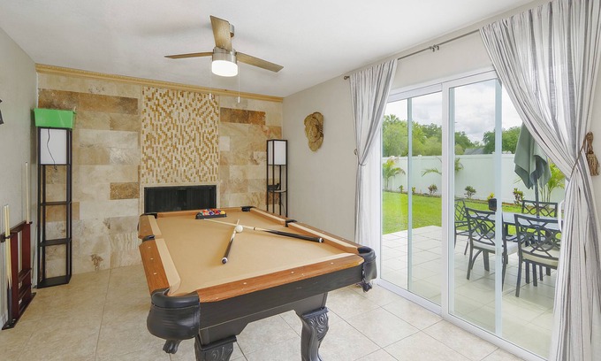 Greater Northdale House | Private 2 Story Corner Home - Games Room - Spacious