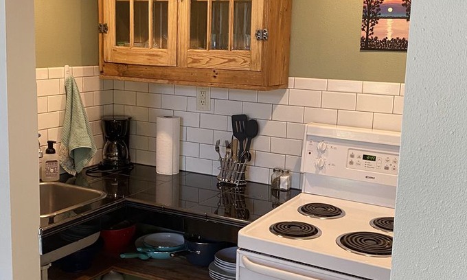 Uptown House | Private and Spacious Guesthouse in Alamo Heights